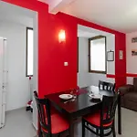 בית הארחה Royal Blue With Sea View In Old 3*