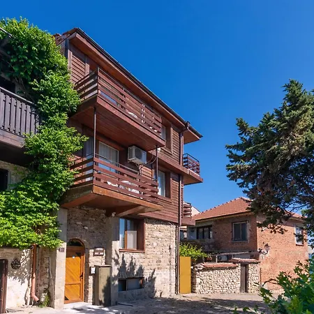 Къща за гости Royal Blue With Sea View In Old 4*