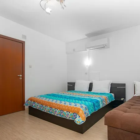 Royal Blue With Sea View In Old 4*