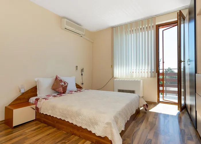 Royal Blue With Sea View In Old 4* Nessebar