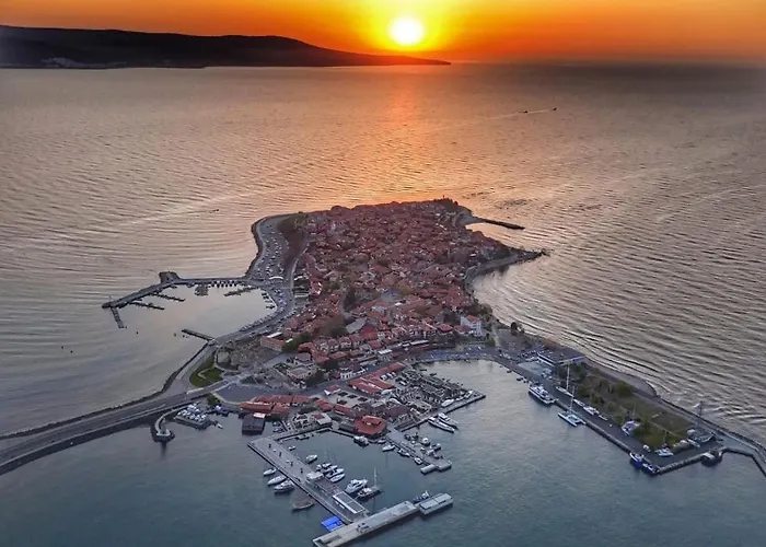 Royal Blue With Sea View In Old Nessebar