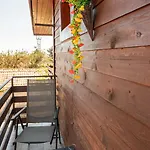 Guest house Royal Blue With Sea View In Old