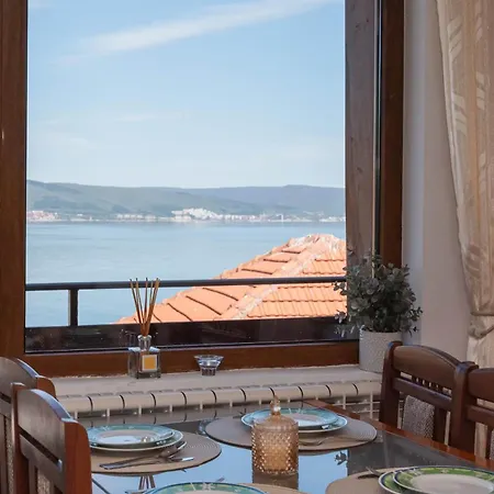 Гостевой дом Royal Blue With Sea View In Old Несебр