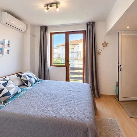 Гостевой дом Royal Blue With Sea View In Old