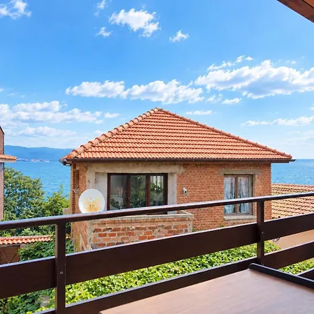 Гостевой дом Royal Blue With Sea View In Old 3*